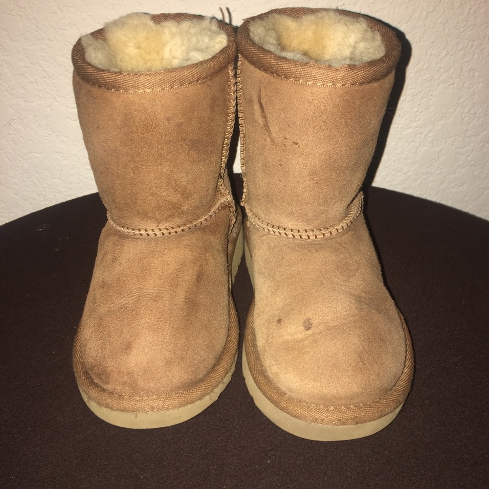 Ugg (toddler 9c)